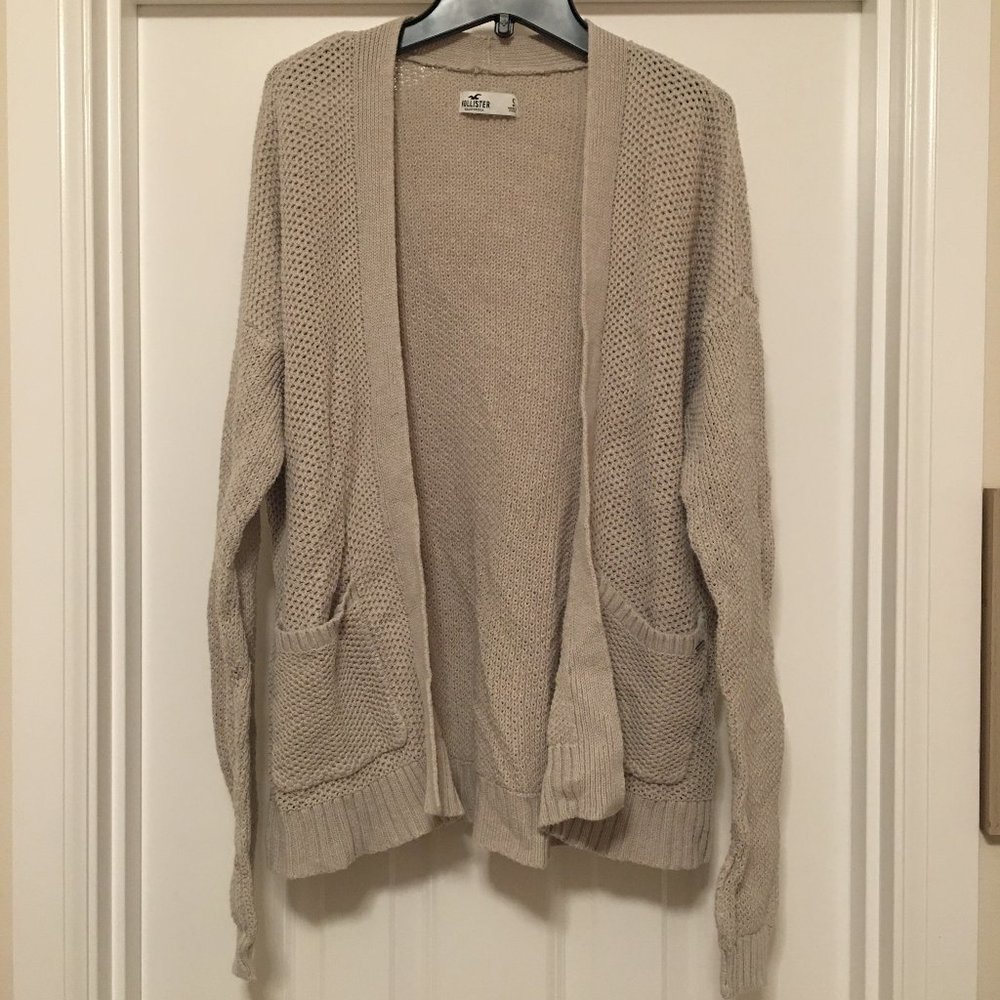 beige hollister oversized cardigan